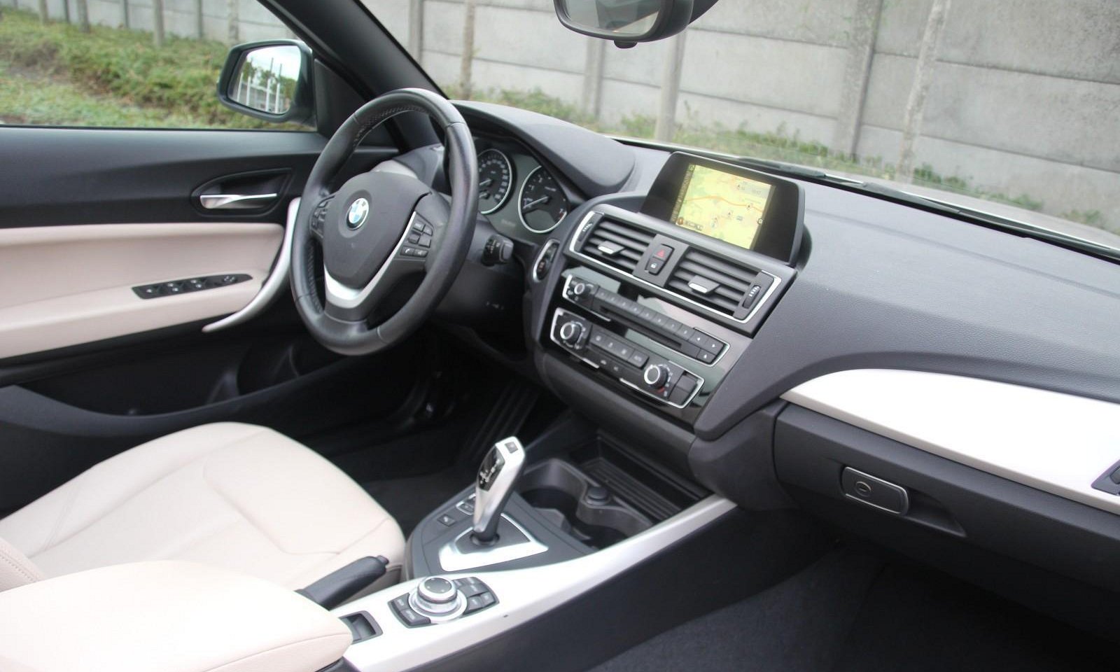 BMW 218i - cabriolet