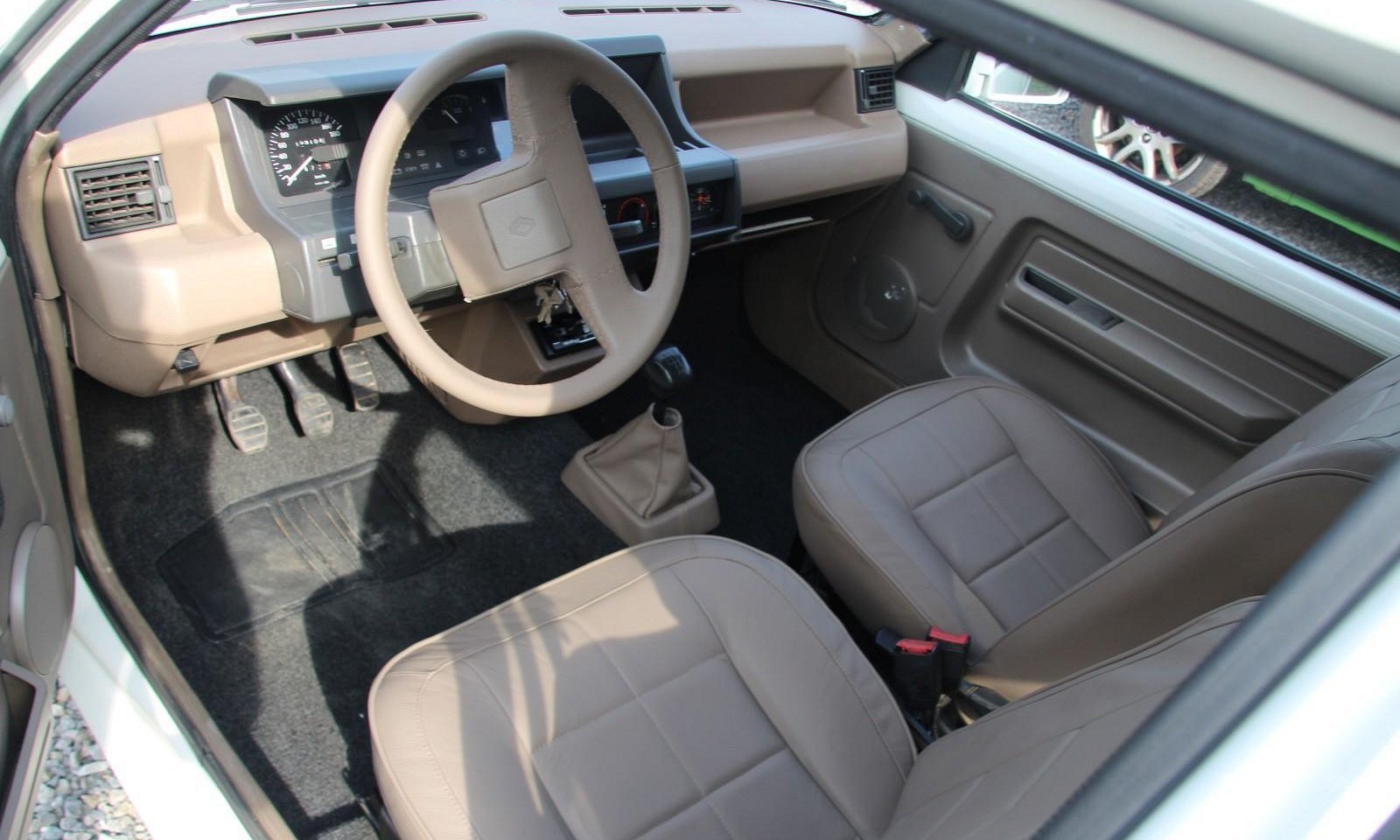 Renault R5 - 1100 i volledig gerestaureert